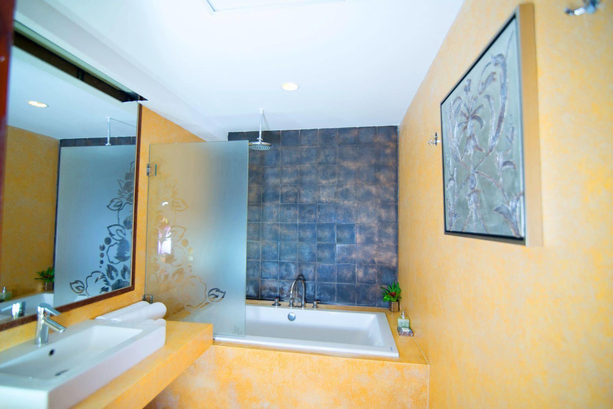 Riverview Cambodia Boutique Hotel Phnom Penh Zewnętrze zdjęcie