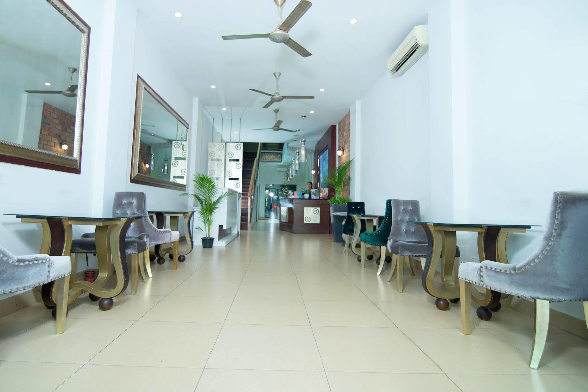 Riverview Cambodia Boutique Hotel Phnom Penh Zewnętrze zdjęcie