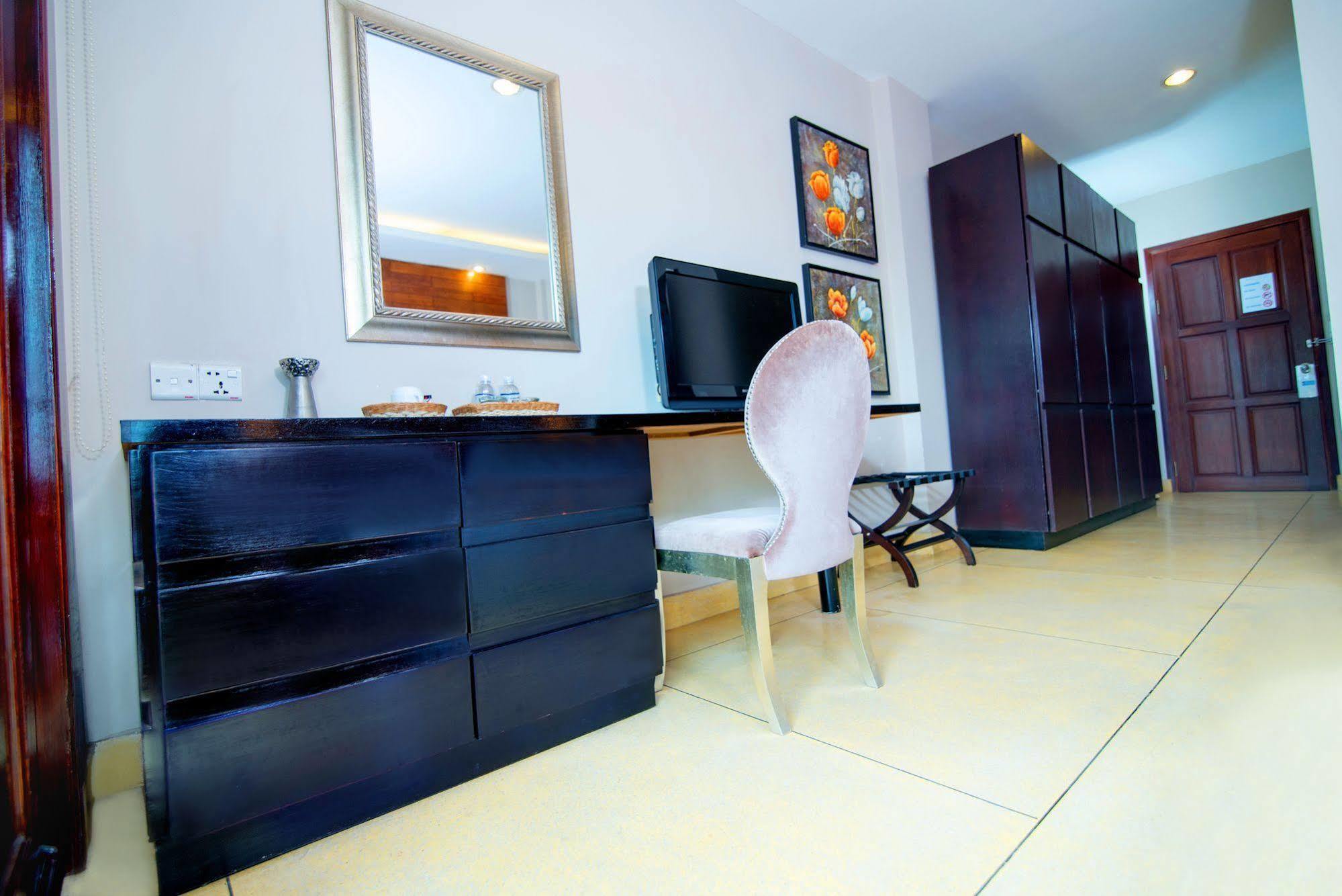 Riverview Cambodia Boutique Hotel Phnom Penh Zewnętrze zdjęcie